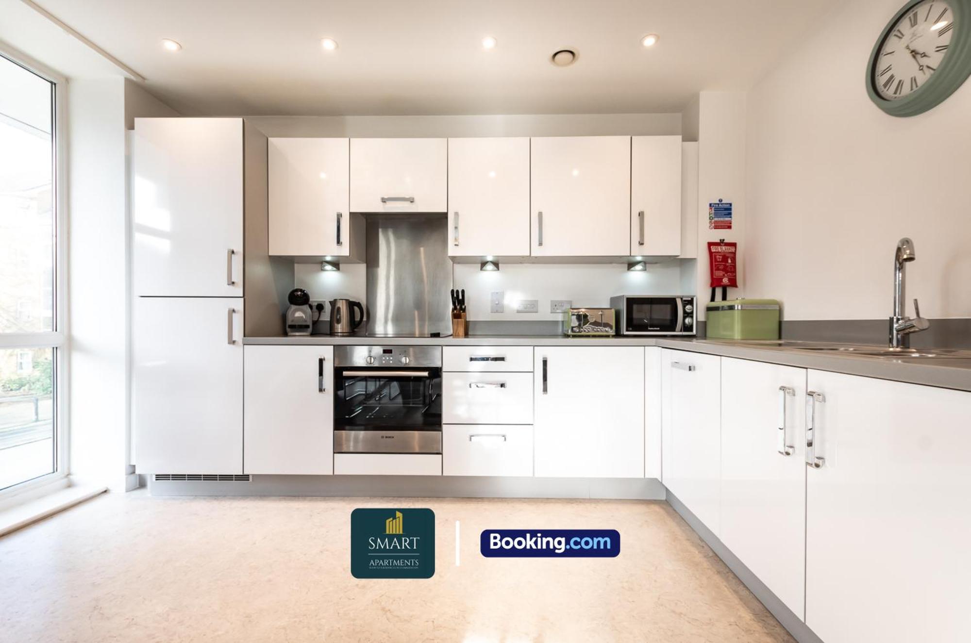 Spacious City Center Apartment By Smart Apartments Short Lets & Serviced Accommodation Apartment Southampton With Free Wifi Bagian luar foto