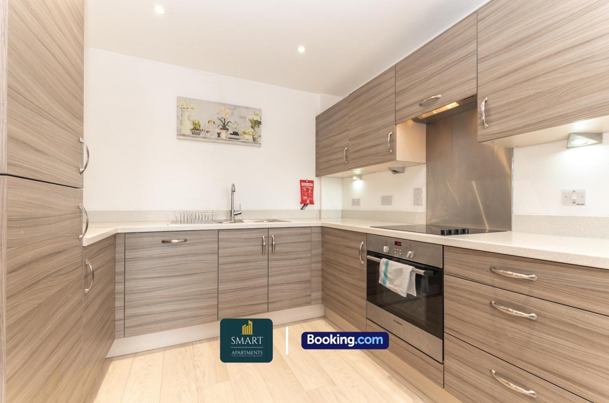 Spacious City Center Apartment By Smart Apartments Short Lets & Serviced Accommodation Apartment Southampton With Free Wifi Bagian luar foto