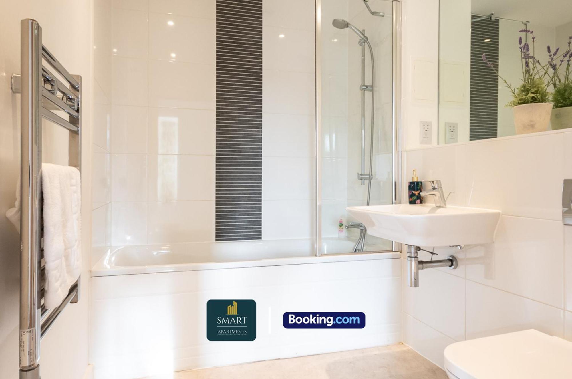 Spacious City Center Apartment By Smart Apartments Short Lets & Serviced Accommodation Apartment Southampton With Free Wifi Bagian luar foto
