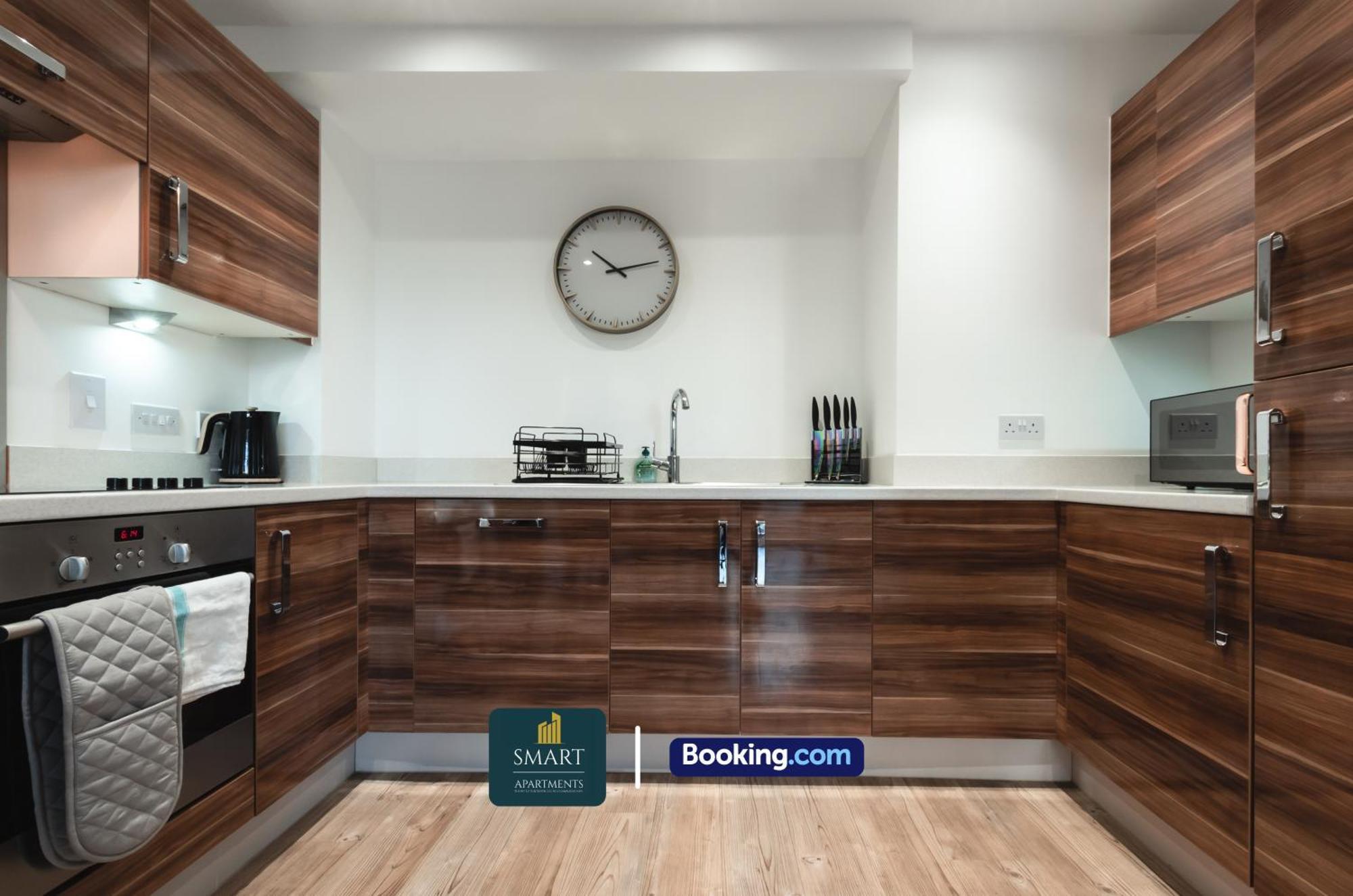 Spacious City Center Apartment By Smart Apartments Short Lets & Serviced Accommodation Apartment Southampton With Free Wifi Bagian luar foto