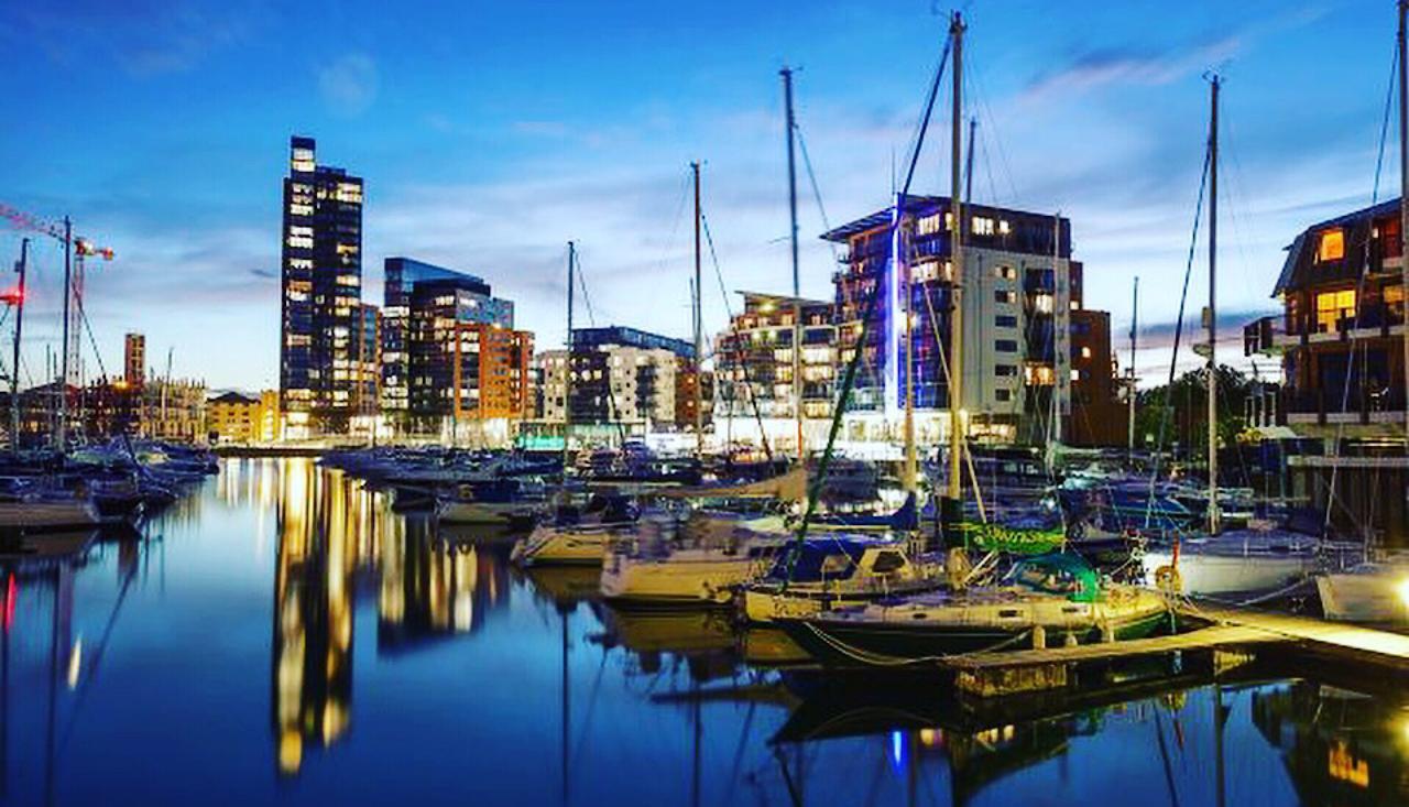 Spacious City Center Apartment By Smart Apartments Short Lets & Serviced Accommodation Apartment Southampton With Free Wifi Bagian luar foto